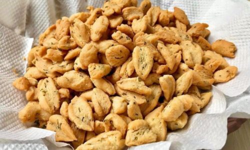 Mencoba Camilan Kekinian dari Resep Kue Bawang Gurih dan Pedas