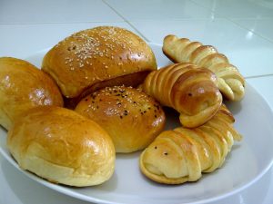 Cara Membuat Roti Kacang isi Selai