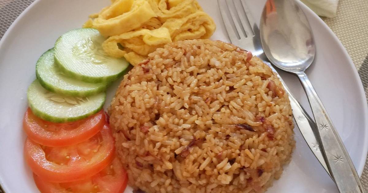 Menjual  Nasi Goreng atau Menjual Makanan Khas Timur Tengah