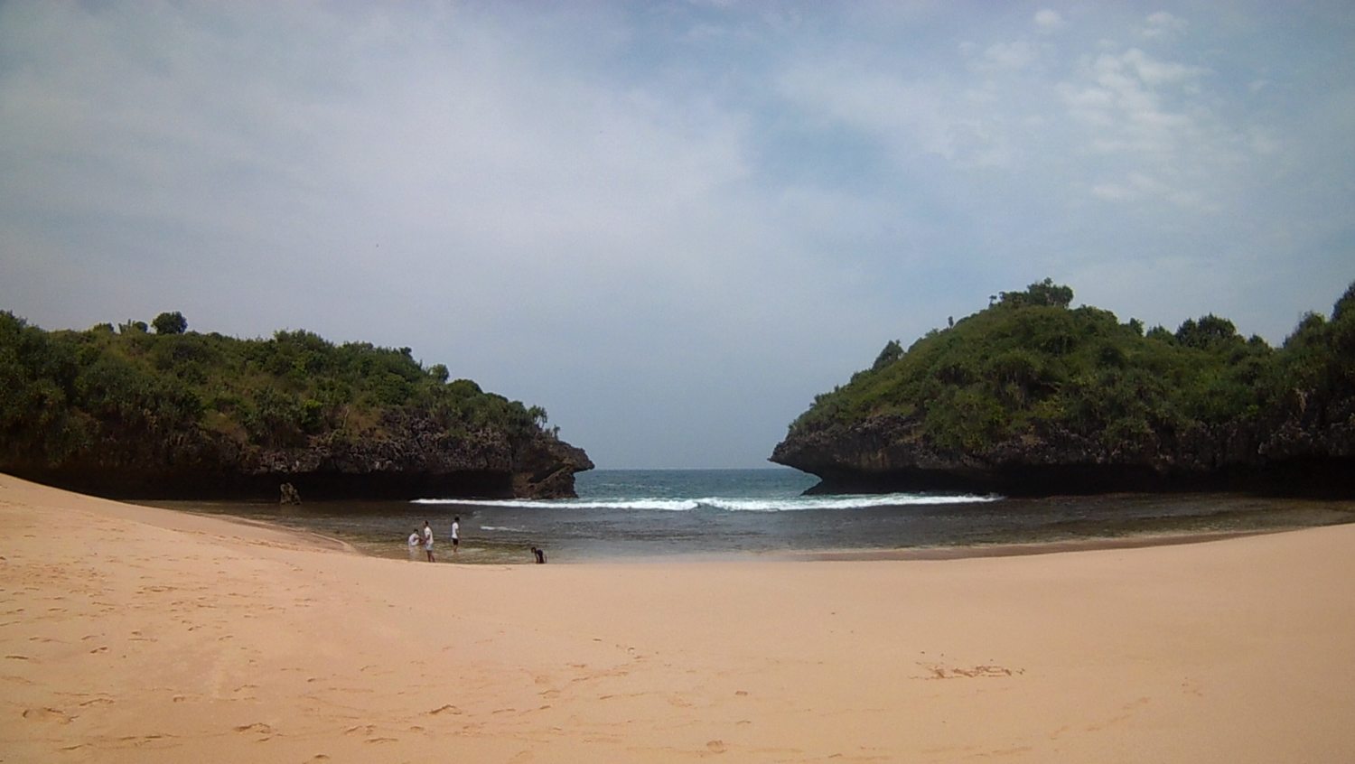 Menelusuri Cantiknya Pantai Menganti, Kebumen