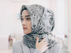 Tata Rias Kecantikan Atau Rambut
