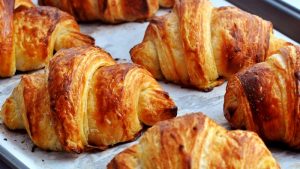 Resep Tentang Cara Membuat Croissant Sederhana yang Lembut