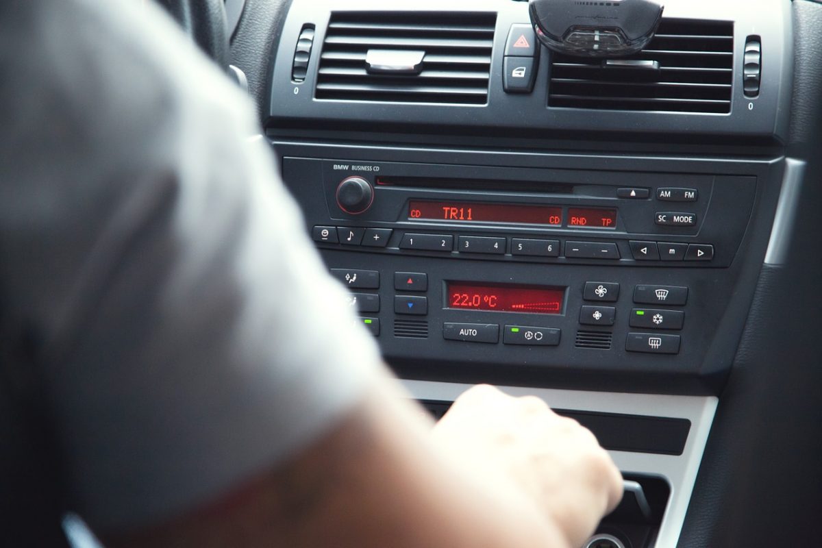 cara mengatasi ac tidak dingin pada mobil