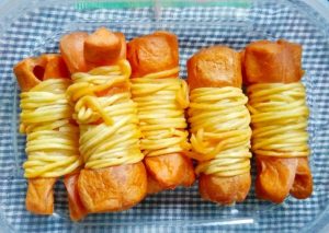 cara membuat sosis gulung mie instan