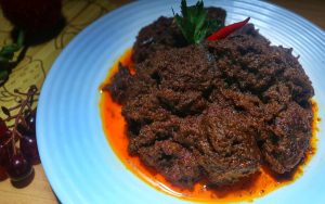 Memasak rendang daging sapi agar cepat empuk