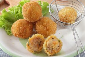 BOLA BOLA DAGING AYAM