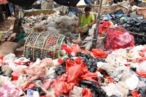 Plastik Bekas yang Bermanfaat untuk Kehidupan Sehari