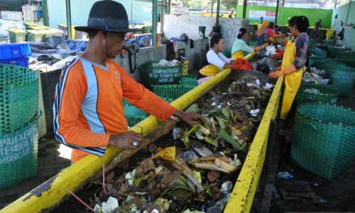 Peluang Usaha Pengolahan Sampah, Solusi yang Menguntungkan