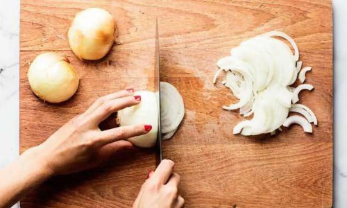 Mengiris Bawang Tanpa Luka Tangan yang Dapat Anda Coba
