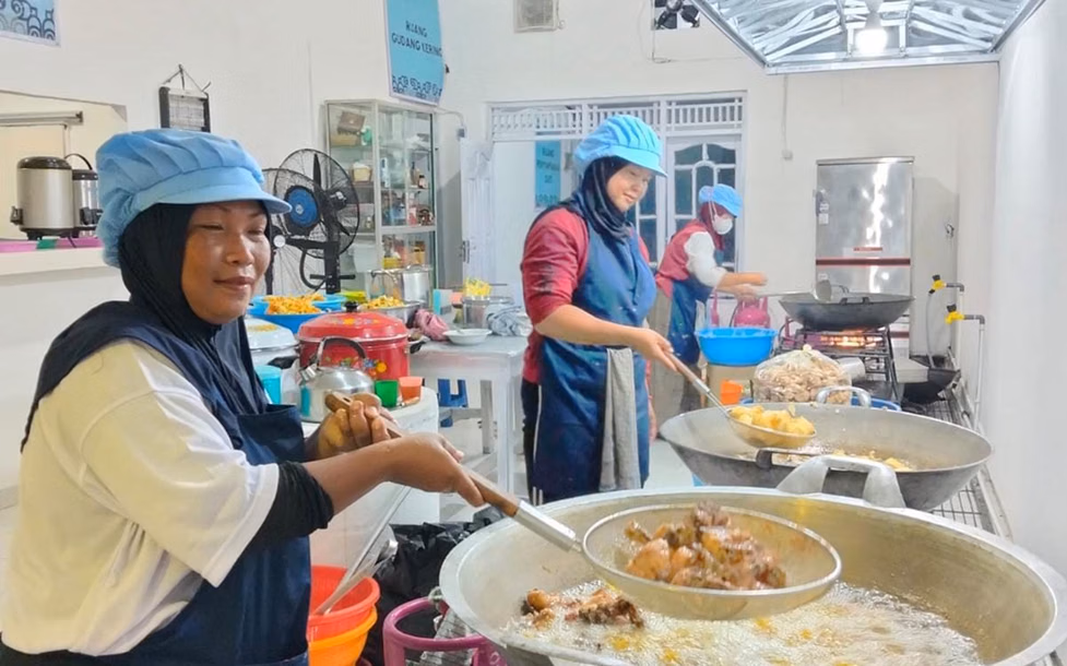 kolaborasi dapur sekolah dan UMKM