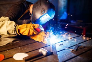 welder pekerjaan lapangan
