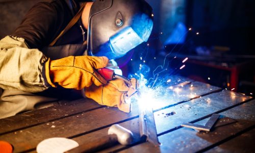 Peran Welder Pekerjaan Lapangan dalam Proyek Konstruksi