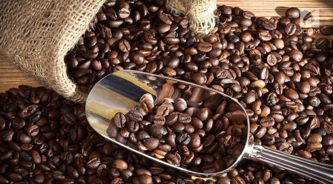 Cara pisahkan kulit kopi kering