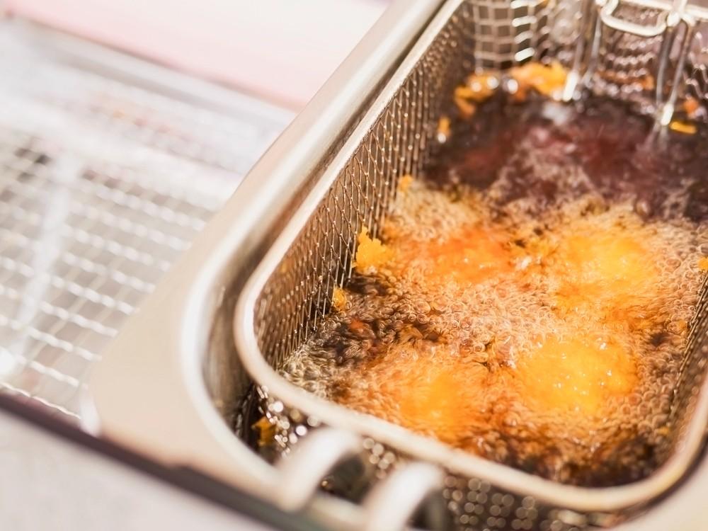 Menggoreng Ayam dengan Deep Fryer