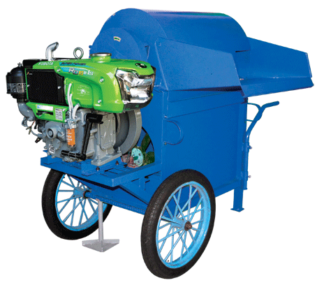 Petani menggunakan mesin power thresher untuk mengurangi kehilangan hasil panen sawah.