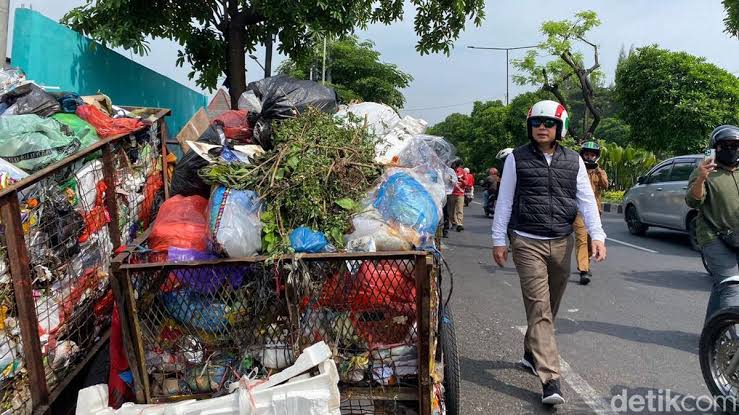 manfaat gerobak sampah bagi desa
